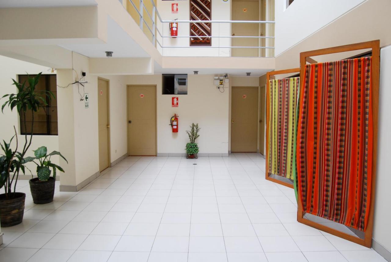 Hotel Sunflowers Inn Lima Exterior photo